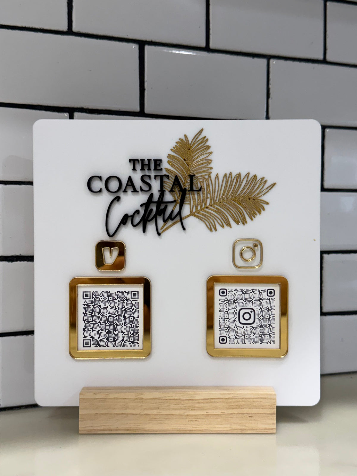 Deluxe QR stand - The Coastal Cocktail