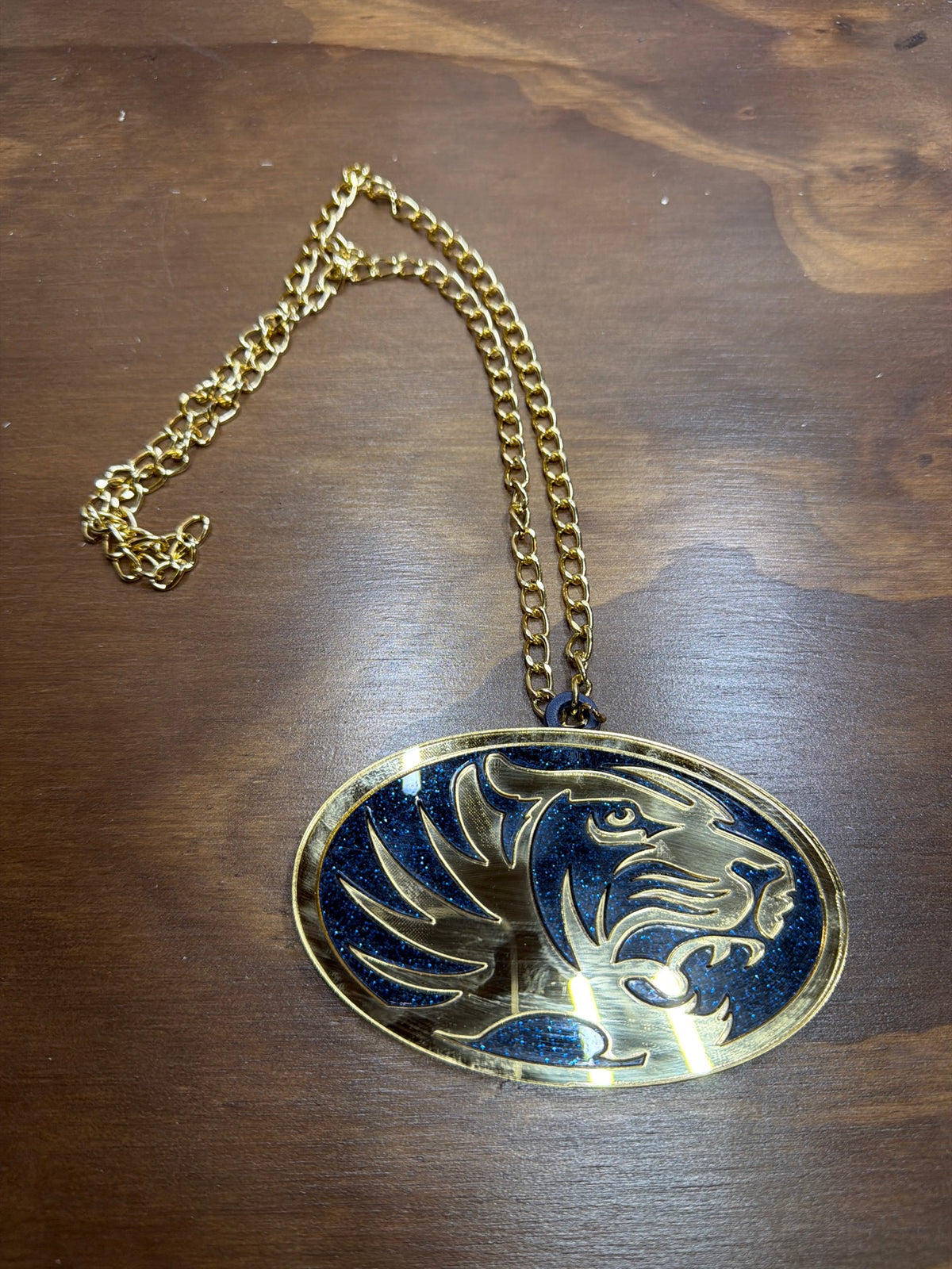 Tiger necklace chain - gold oval pendant