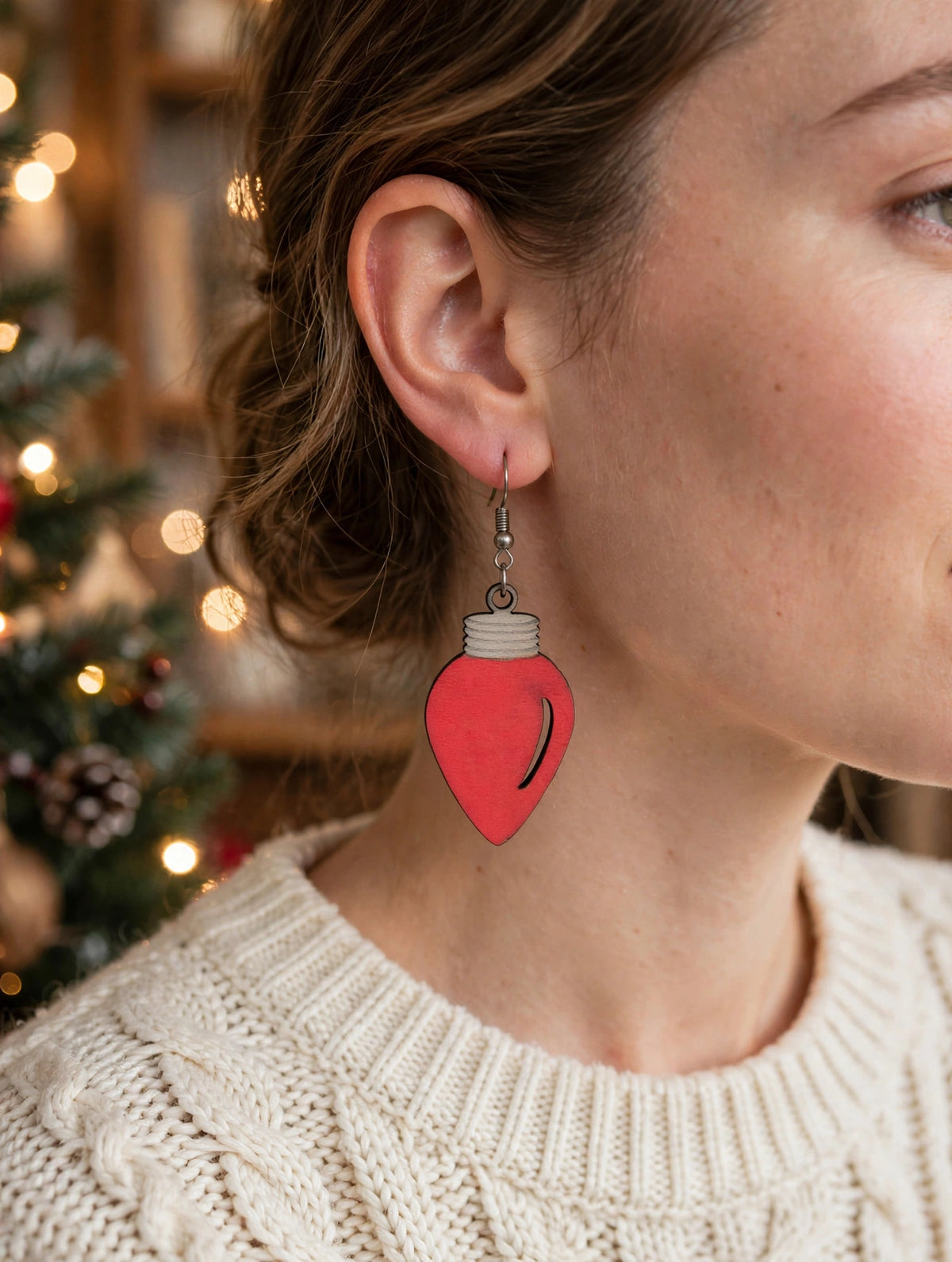Light bulb earrings - Red, worn